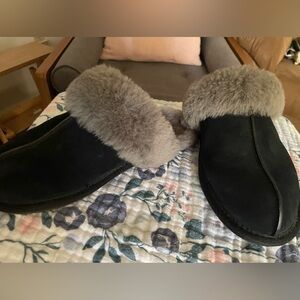 EUC Ugg Slippers